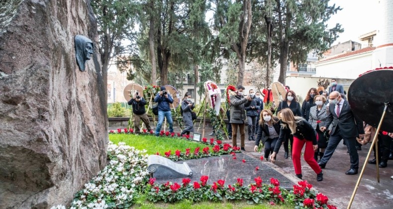 Zübeyde Hanım, ölüm yıl dönümünde mezarı başında anıldı